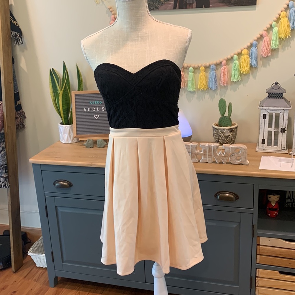 Lace/peach flowy dress
